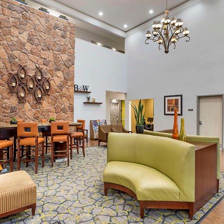 Best Western Plus Hobby Airport Inn And Suites Хьюстон Экстерьер фото