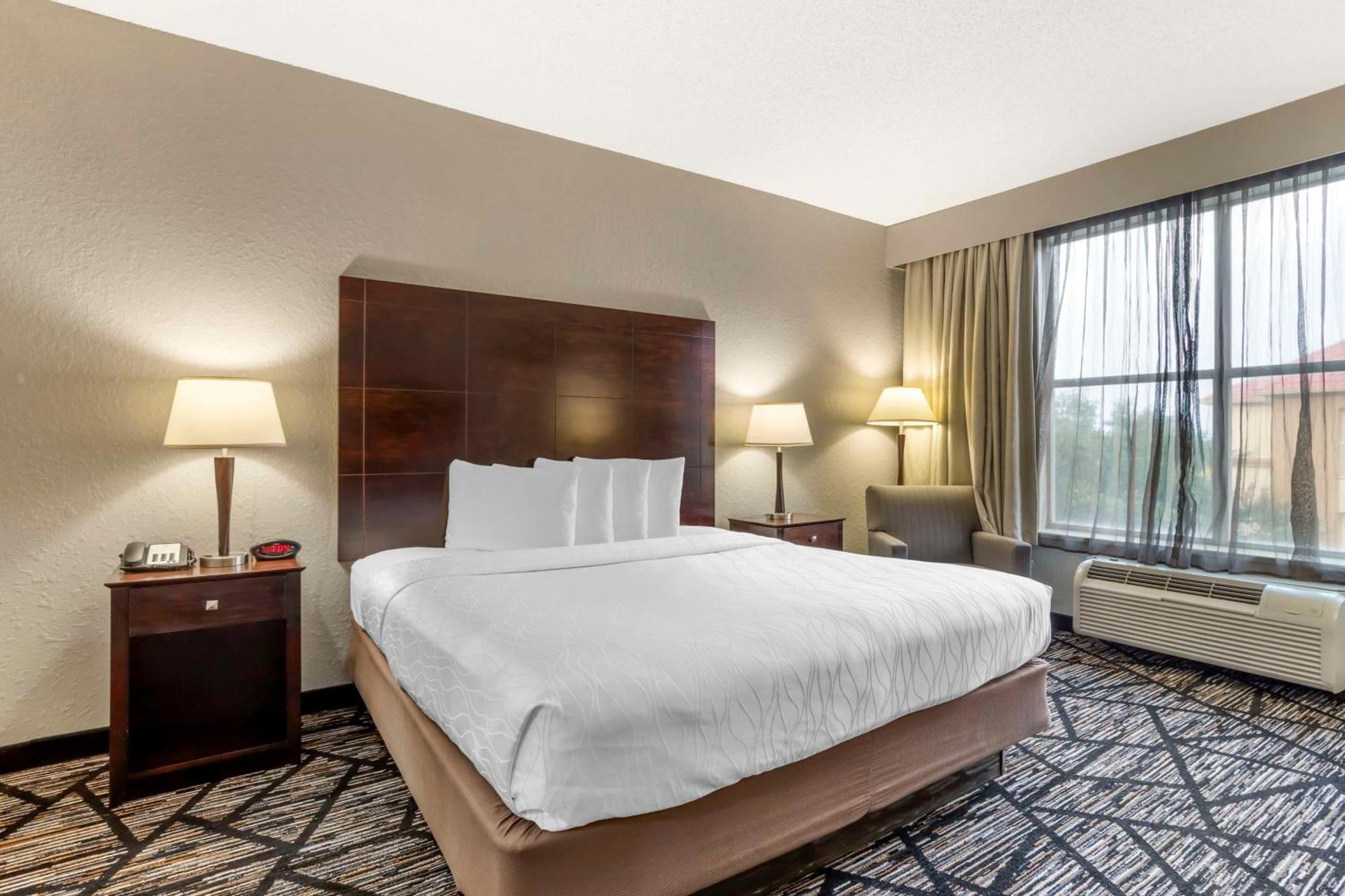 Best Western Plus Hobby Airport Inn And Suites Хьюстон Экстерьер фото