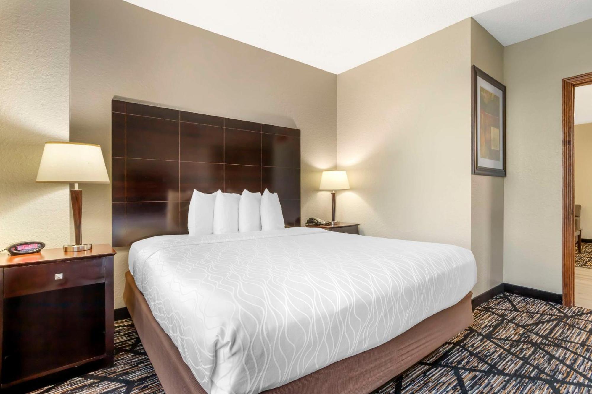 Best Western Plus Hobby Airport Inn And Suites Хьюстон Экстерьер фото