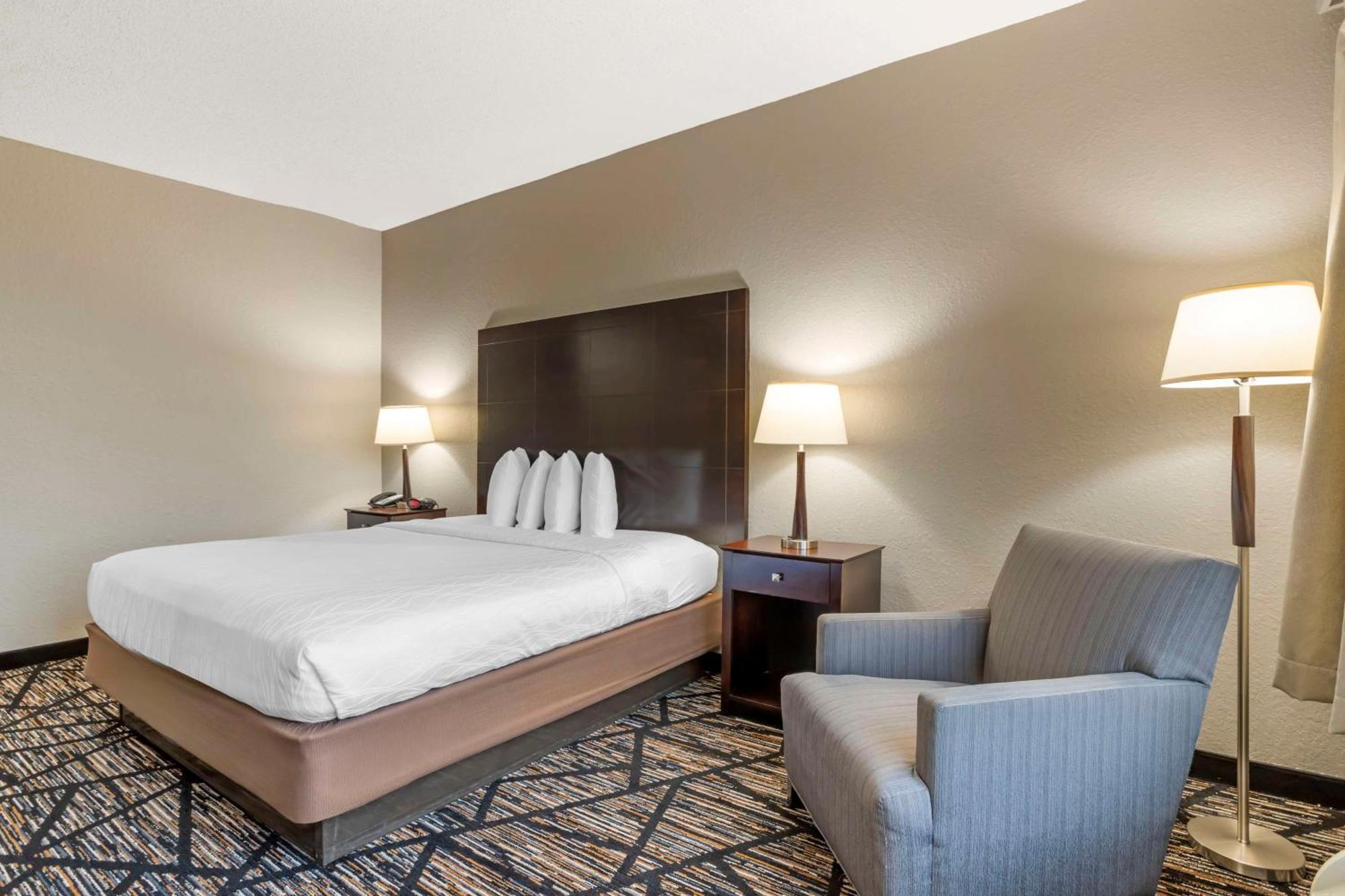 Best Western Plus Hobby Airport Inn And Suites Хьюстон Экстерьер фото